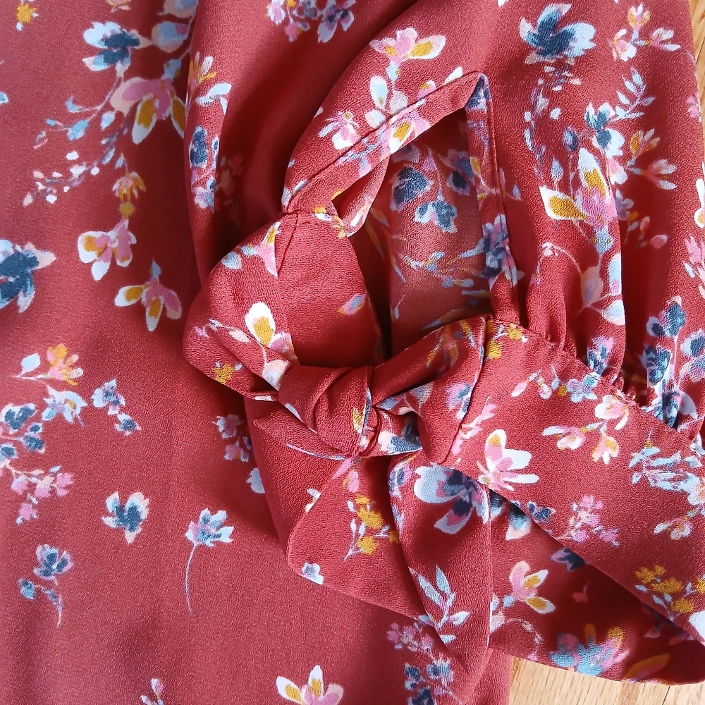 Button Front Floral Top - Picture 5 of 5